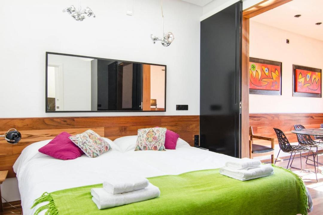3Bedrooms 2Bathrooms Furnished - Lavapies - Bright Madrid Bagian luar foto