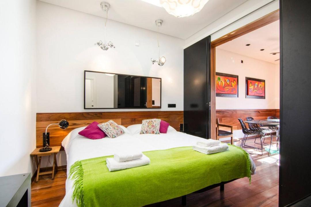 3Bedrooms 2Bathrooms Furnished - Lavapies - Bright Madrid Bagian luar foto
